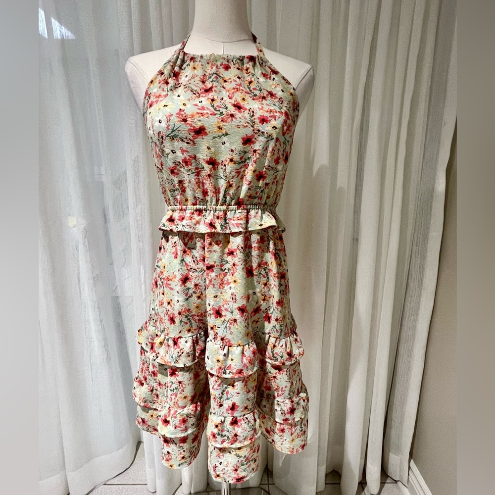 Women’s soft, green Floral Halter Neck Dress. Size medium. New